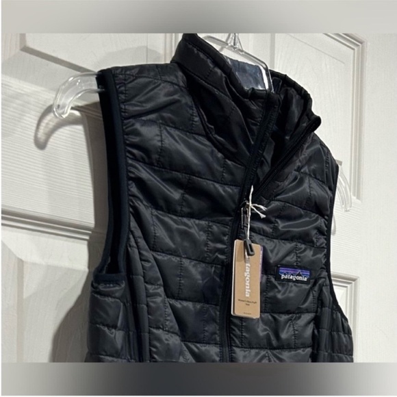 Patagonia Women’s XS Nano Puff Insulated Vest Black NWT Puffy Windproof - Picture 2 of 11